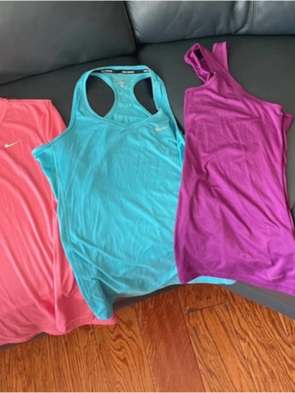 Nike Women’s 4 Piece Bundle Size Large